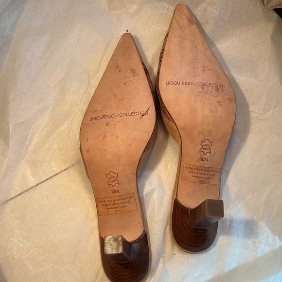 Bisou Bisou Collection Slides beautiful! - Picture 3 of 3